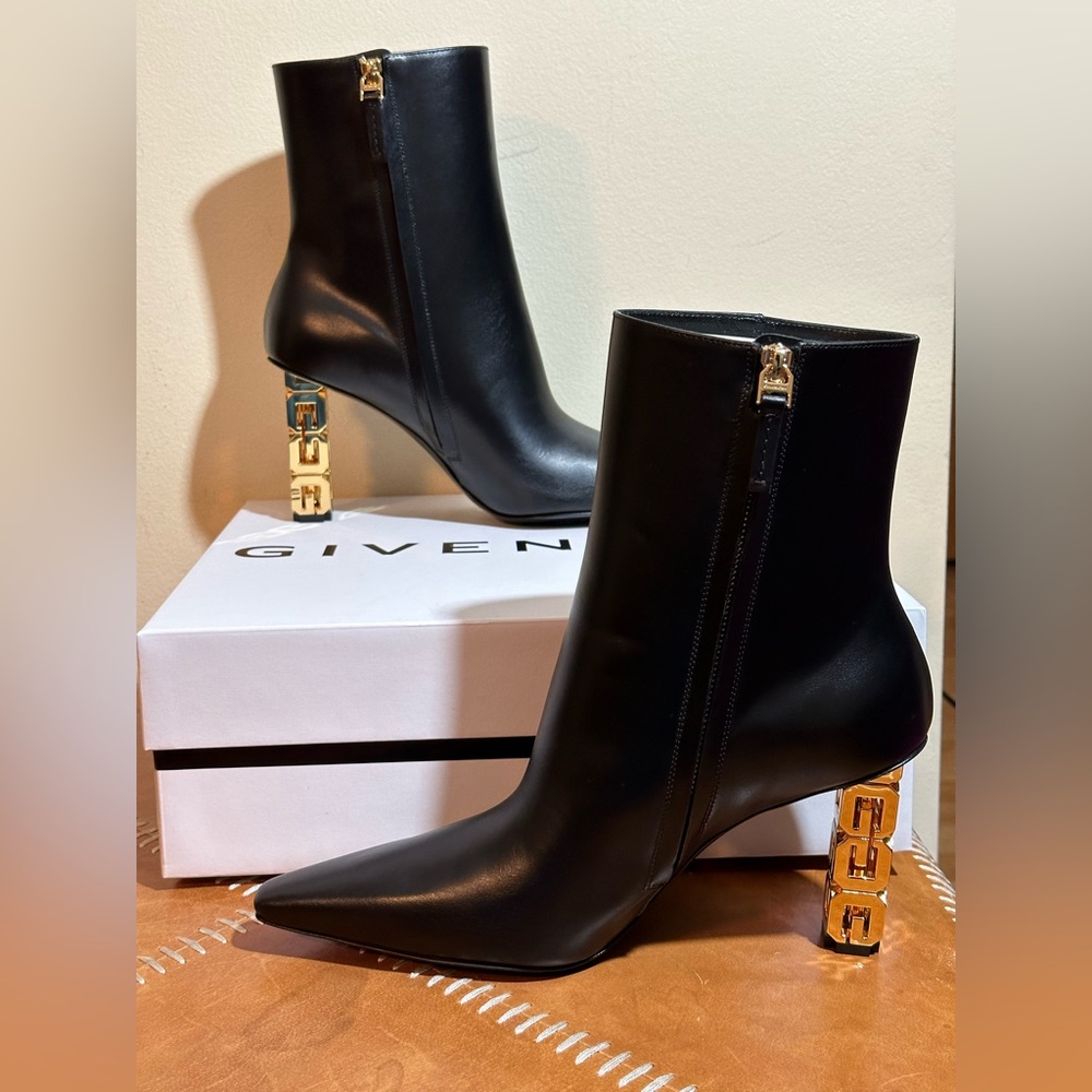 Givenchy G Cube ankle boot in box leather - New in Box - Size 10